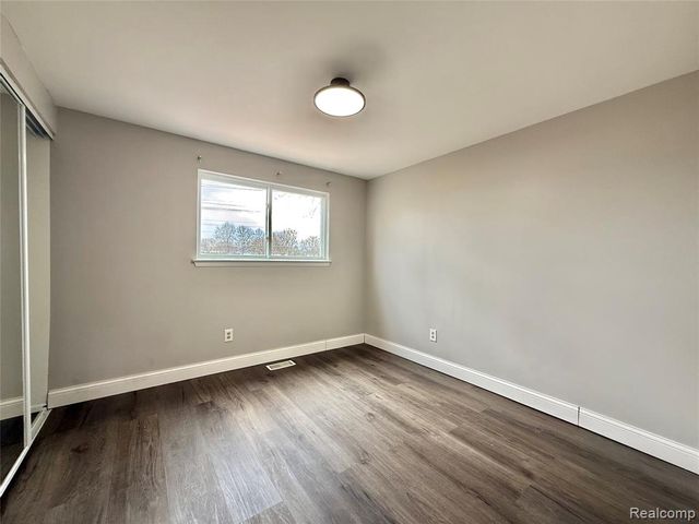 32607 Lancaster Drive, Warren, MI 48088