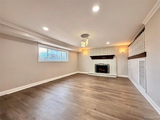 32607 Lancaster Drive, Warren, MI 48088