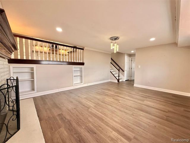 32607 Lancaster Drive, Warren, MI 48088