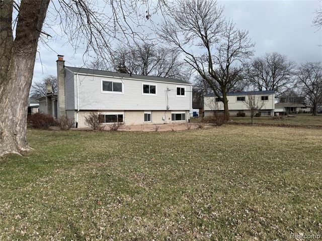 32607 Lancaster Drive, Warren, MI 48088