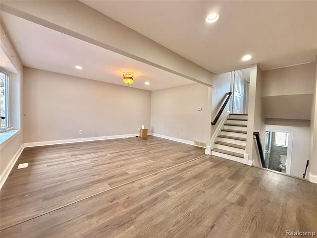 32607 Lancaster Drive, Warren, MI 48088