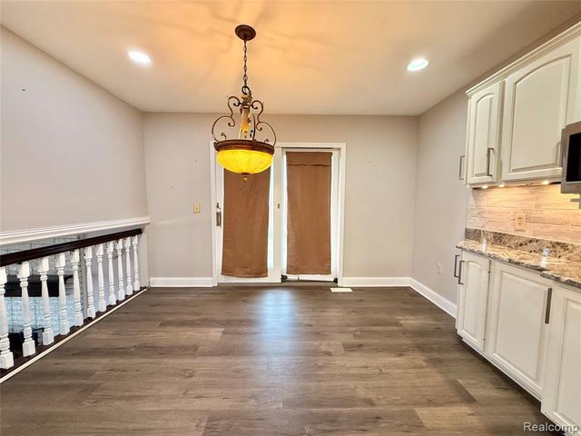 32607 Lancaster Drive, Warren, MI 48088