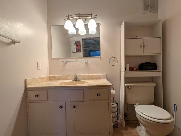 7721 N 60th STREET N, Milwaukee, WI 53223