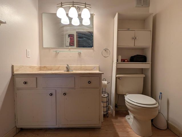 7721 N 60th STREET N, Milwaukee, WI 53223