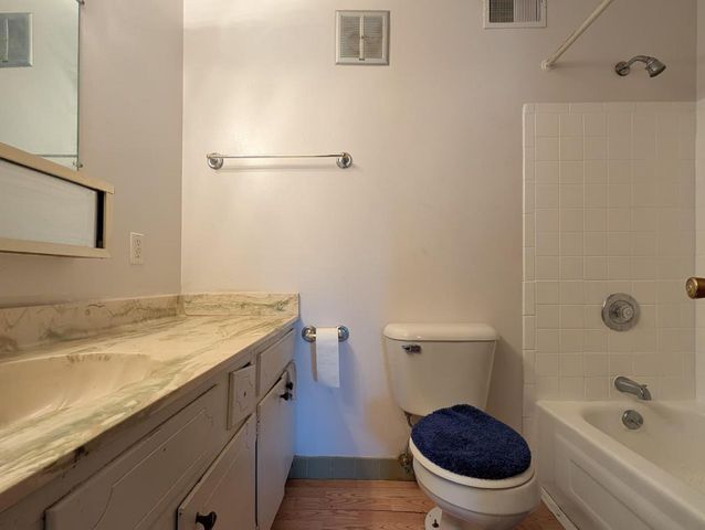 7721 N 60th STREET N, Milwaukee, WI 53223