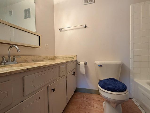 7721 N 60th STREET N, Milwaukee, WI 53223