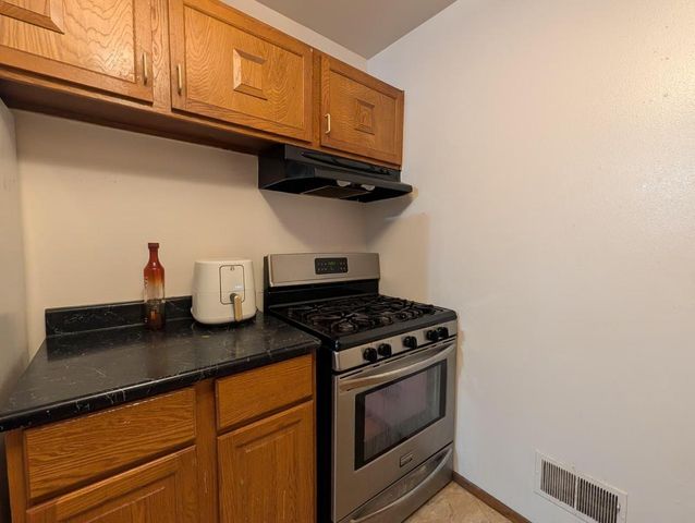 7721 N 60th STREET N, Milwaukee, WI 53223