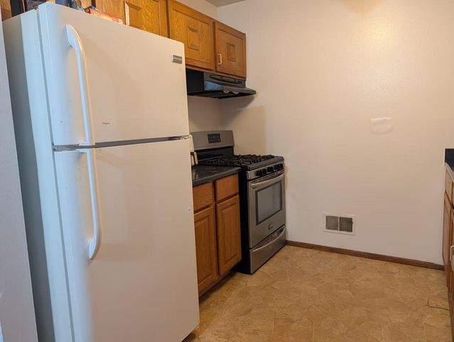 7721 N 60th STREET N, Milwaukee, WI 53223