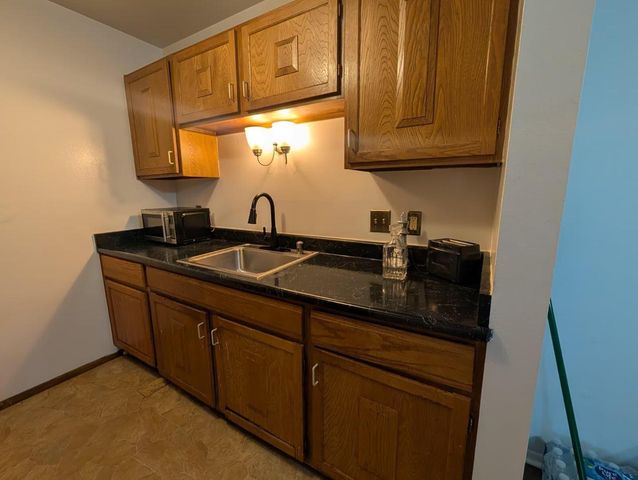 7721 N 60th STREET N, Milwaukee, WI 53223