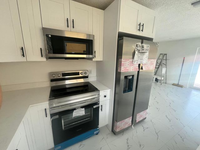 2747 Summit, West Palm Beach, FL 33406