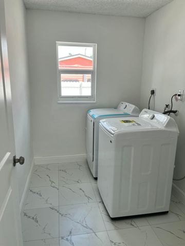 2747 Summit, West Palm Beach, FL 33406