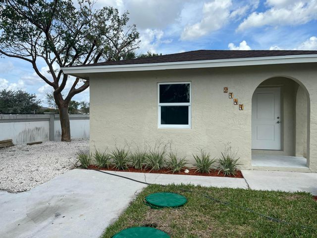 2747 Summit, West Palm Beach, FL 33406