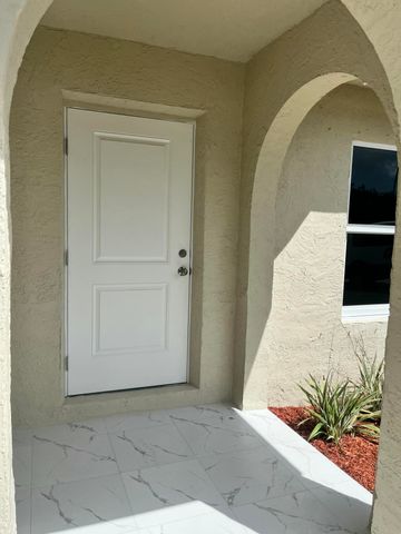 2747 Summit, West Palm Beach, FL 33406