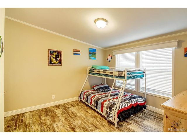 120 Juniper Cir, Log Lane Village, CO 80705