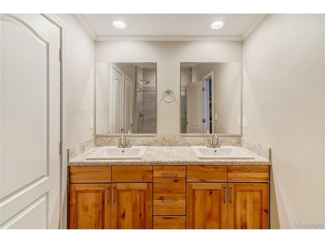 120 Juniper Cir, Log Lane Village, CO 80705