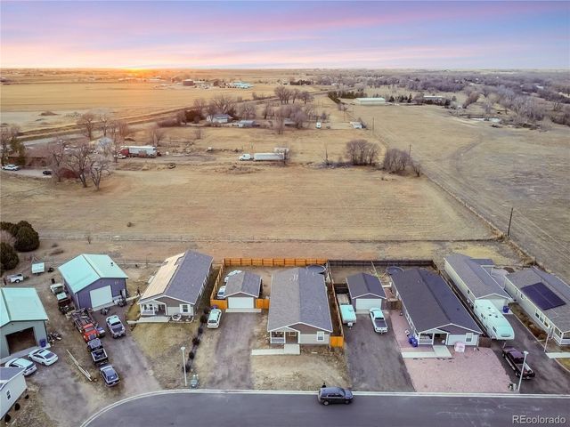 120 Juniper Cir, Log Lane Village, CO 80705