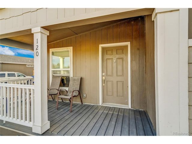 120 Juniper Cir, Log Lane Village, CO 80705