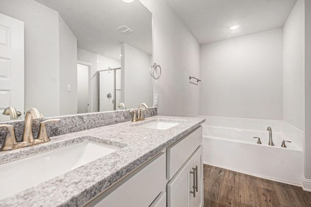 2202 Lierna Drive, Texas City, TX 77568