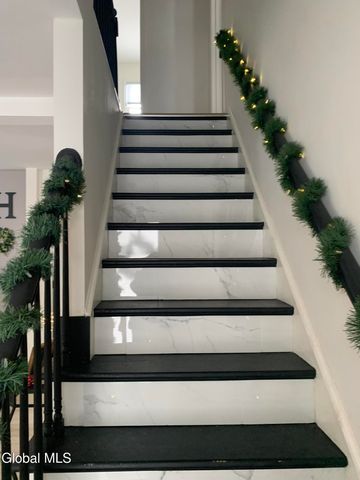 438 Dixon Rd, Queensbury, NY 12804