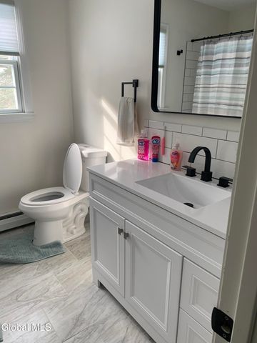 438 Dixon Rd, Queensbury, NY 12804