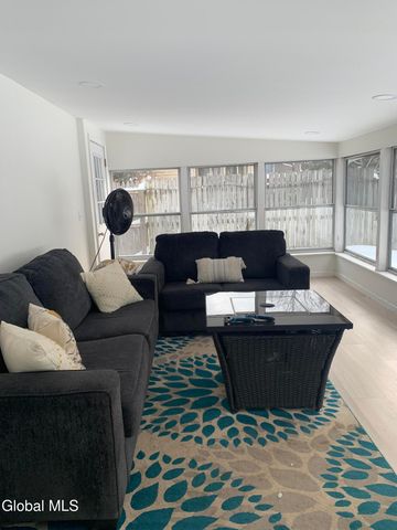 438 Dixon Rd, Queensbury, NY 12804