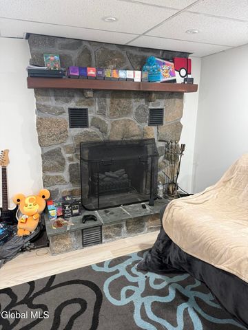 438 Dixon Rd, Queensbury, NY 12804