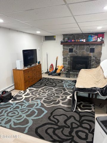 438 Dixon Rd, Queensbury, NY 12804