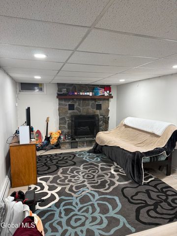 438 Dixon Rd, Queensbury, NY 12804