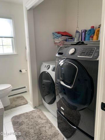 438 Dixon Rd, Queensbury, NY 12804