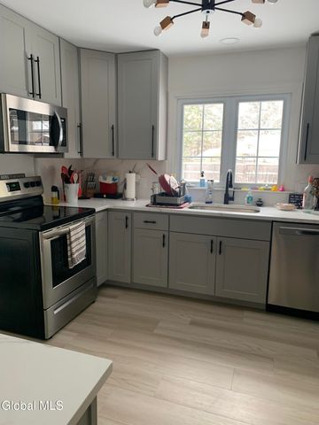 438 Dixon Rd, Queensbury, NY 12804