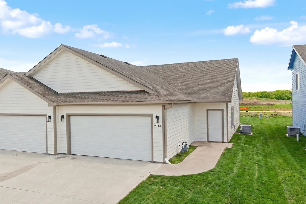 2713 Amelia Ln., Salina, KS 67401