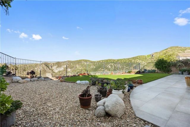 18619 Cedar Crest Drive, Canyon Country, CA 91387