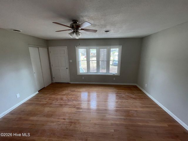 614 E Cockrell Street, Nashville, NC 27856