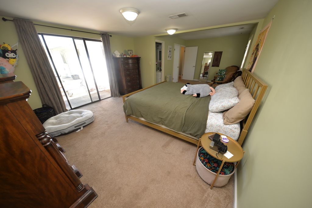 Image 20 of property listing at 8 E Crownview, Mt Vernon, IL 62864