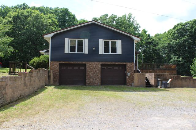 110 Towering Oaks Dr, Tennessee Ridge, TN 37178