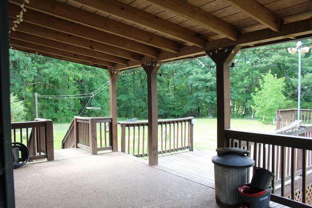 110 Towering Oaks Dr, Tennessee Ridge, TN 37178