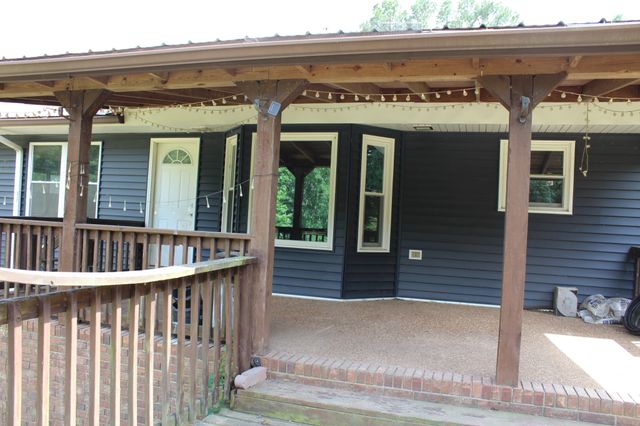 110 Towering Oaks Dr, Tennessee Ridge, TN 37178