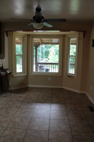 110 Towering Oaks Dr, Tennessee Ridge, TN 37178