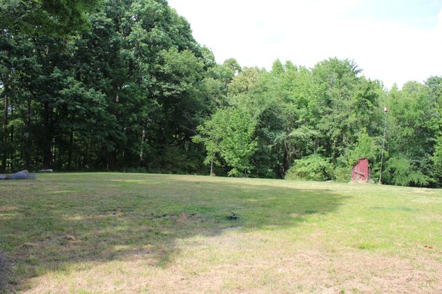110 Towering Oaks Dr, Tennessee Ridge, TN 37178