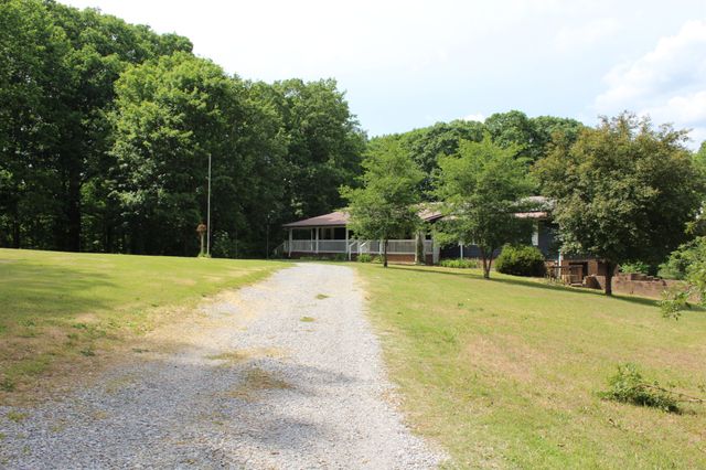 110 Towering Oaks Dr, Tennessee Ridge, TN 37178