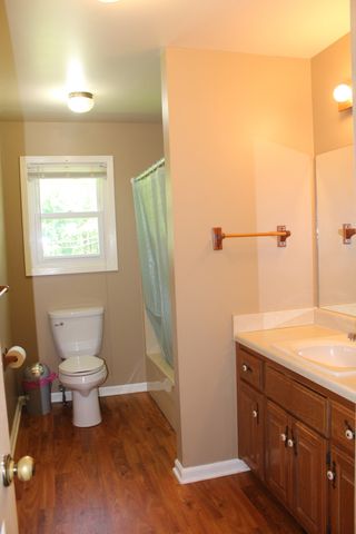 110 Towering Oaks Dr, Tennessee Ridge, TN 37178