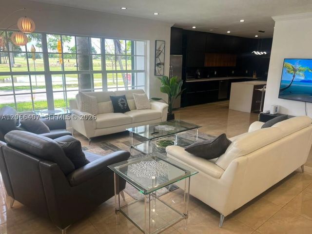 701 N 14th Ave, Hollywood, FL 33020