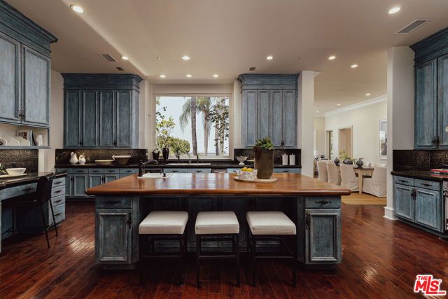 3364 Clerendon Road, Beverly Hills, CA 90210