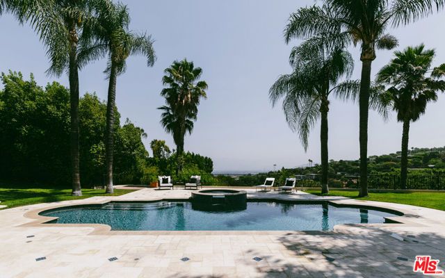 3364 Clerendon Road, Beverly Hills, CA 90210