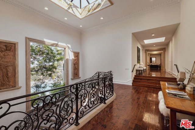 3364 Clerendon Road, Beverly Hills, CA 90210