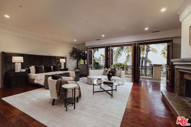 3364 Clerendon Road, Beverly Hills, CA 90210