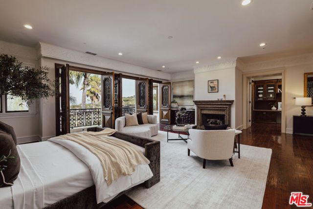 3364 Clerendon Road, Beverly Hills, CA 90210