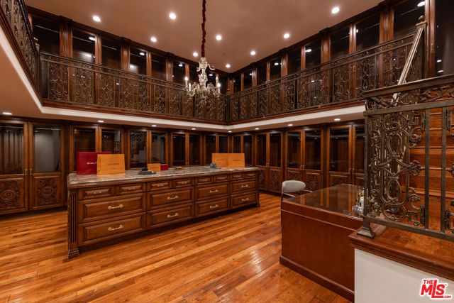 3364 Clerendon Road, Beverly Hills, CA 90210
