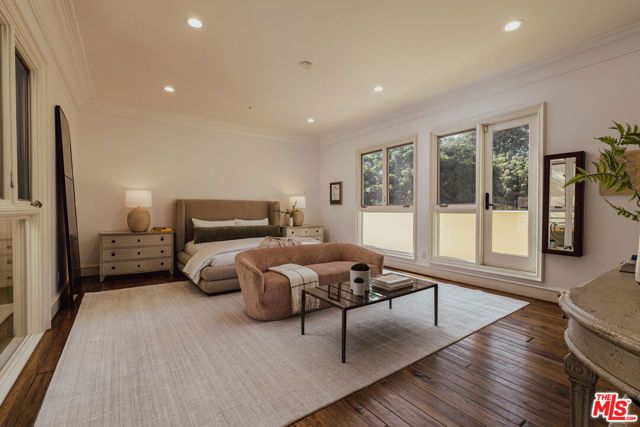 3364 Clerendon Road, Beverly Hills, CA 90210