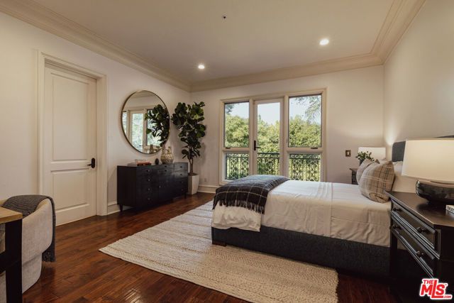 3364 Clerendon Road, Beverly Hills, CA 90210